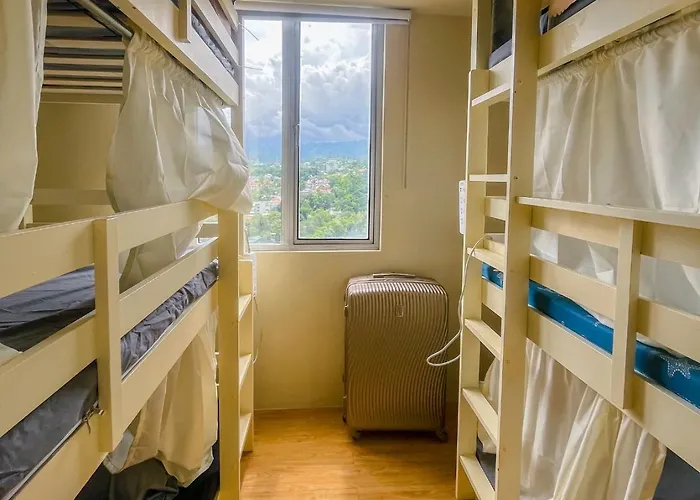 Bed And Pool In Avida Towers It Park * Cebu
