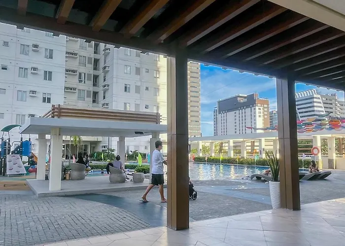 Bed And Pool In Avida Towers It Park Ostello Cebu