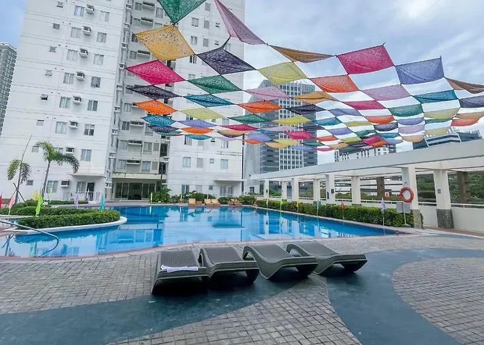 Bed And Pool In Avida Towers It Park Ostello